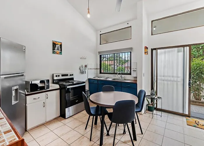 Bright And Spacious Loft-style A Five-minute Walk To The
